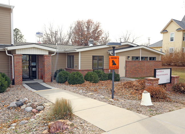 Golden Apartments in Ashland, NE - Foto de edificio - Building Photo