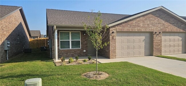 602 NW 68th Ave in Bentonville, AR - Foto de edificio - Building Photo