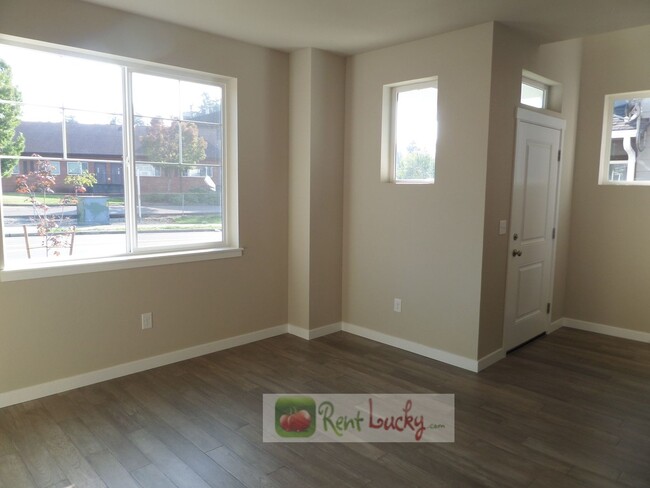 1433 E 48th St in Tacoma, WA - Building Photo - Building Photo