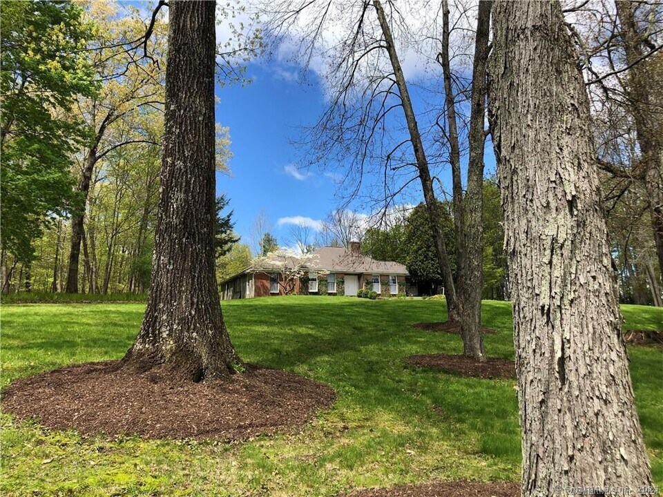 161 Cornwall Bridge Rd in Sharon, CT - Building Photo