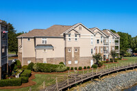 104 Pier 33 Dr in Mooresville, NC - Foto de edificio - Building Photo