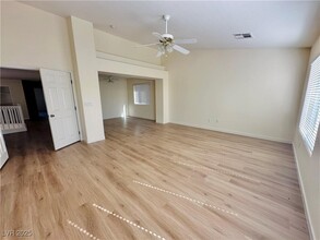 3939 Bella Contada Ln in Las Vegas, NV - Building Photo - Building Photo