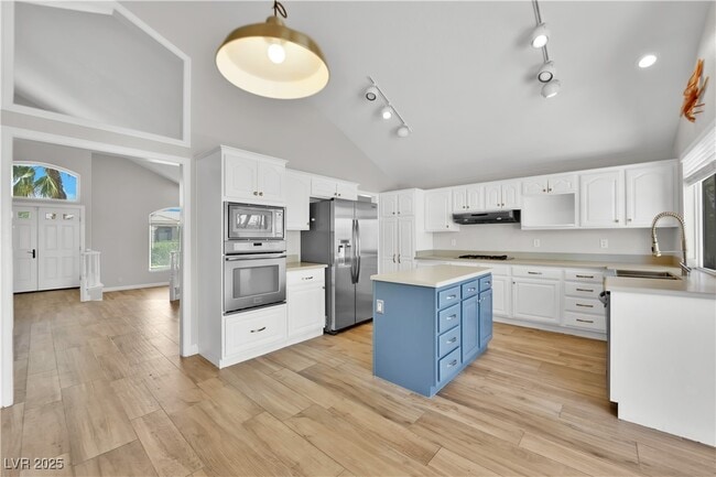 property at 8112 Tropic Isle Cir