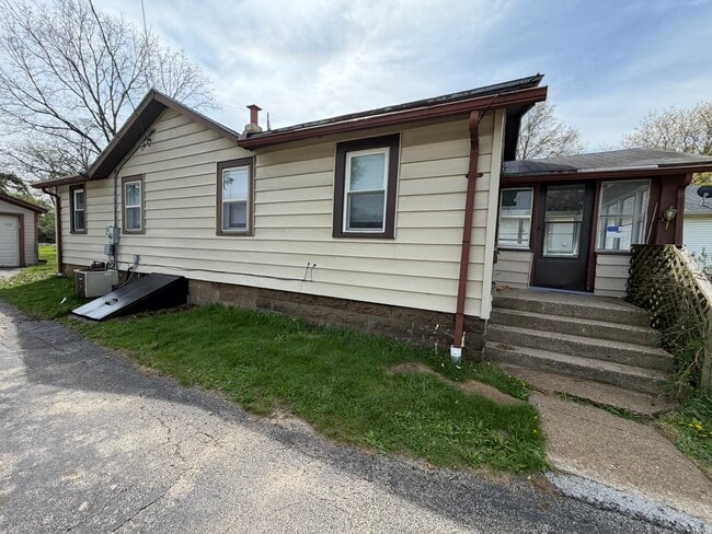 4815 Lexington Blvd in Loves Park, IL - Building Photo - Building Photo