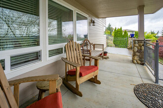 1544 NW 41st Cir in Camas, WA - Building Photo - Building Photo