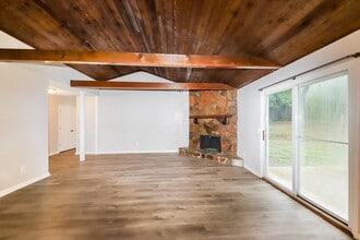 2429 Chauncey Ln in Marietta, GA - Building Photo - Building Photo