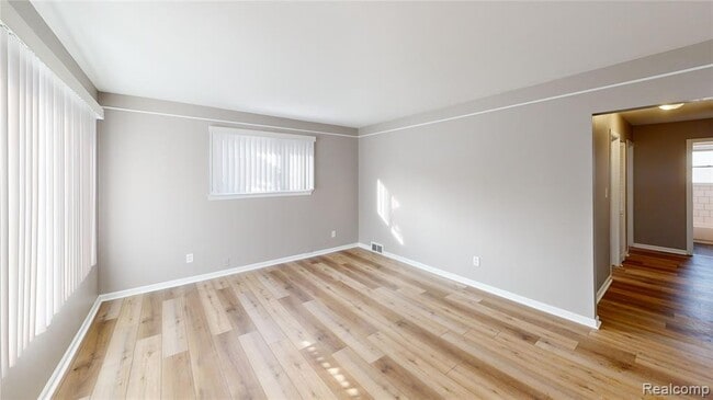 1177 Connie Ave in Madison Heights, MI - Building Photo - Building Photo