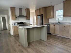 2060 N Center St in Mesa, AZ - Building Photo - Building Photo