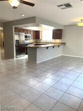 2301 Jasmine Garden Dr in Las Vegas, NV - Building Photo - Building Photo