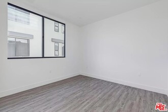 1035 Wilcox Ave in Los Angeles, CA - Building Photo - Building Photo