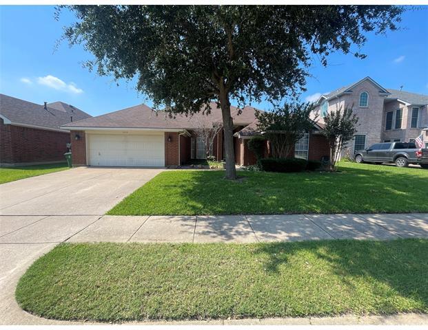 6828 Hickory Hollow Ln in North Richland Hills, TX - Building Photo