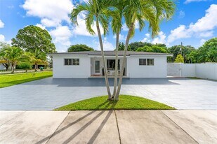 4301 SW 85th Ave in Miami, FL - Building Photo