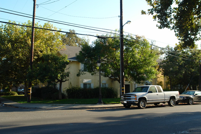 1019 W 5th St in Chico, CA - Building Photo - Building Photo