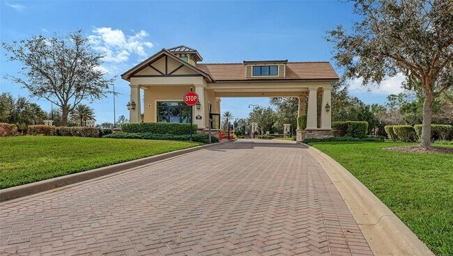 7675 Summerland Cove in Lakewood Ranch, FL - Building Photo - Building Photo