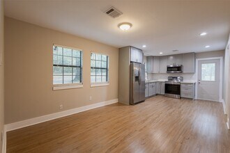 12028 Cedar Ln in Conroe, TX - Building Photo - Building Photo