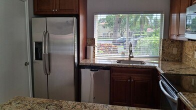 671 Deer Creek Corona Way in Deerfield Beach, FL - Building Photo - Building Photo
