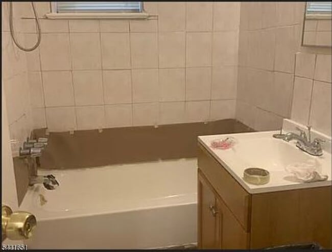 79 Hopkins Pl in Irvington, NJ - Building Photo - Building Photo