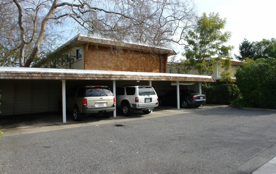2643-2681 Alma St in Palo Alto, CA - Building Photo