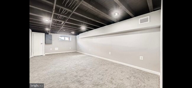 property at 315 S Newkirk St