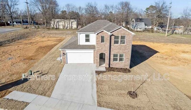 property at 1918 Larkspur St