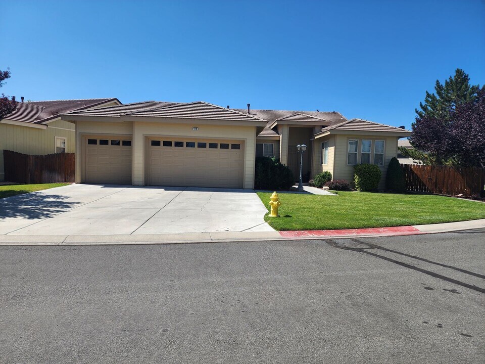 419 La Costa Cir in Dayton, NV - Foto de edificio