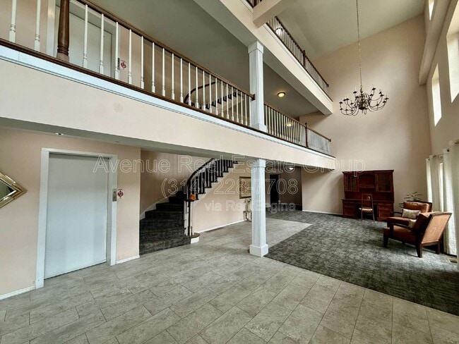 974 Claytonbrook Dr in Ballwin, MO - Building Photo - Building Photo