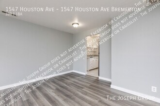 1547 Houston Ave in Bremerton, WA - Building Photo - Building Photo