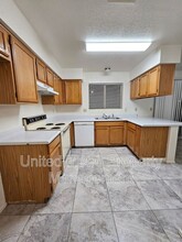 8832 W Golden Ln in Peoria, AZ - Building Photo - Building Photo