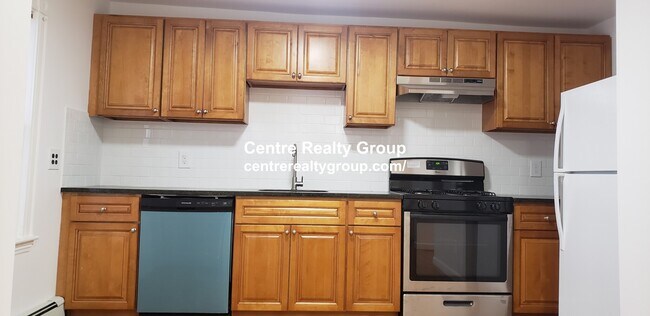 17 Princeton St, Unit 3 in Medford, MA - Foto de edificio - Building Photo