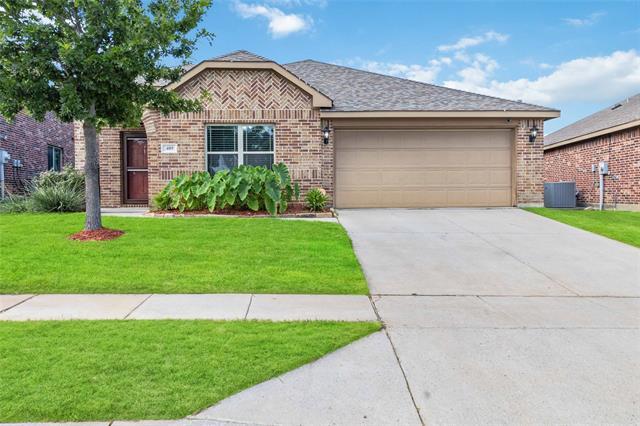 409 Hoover Ave in Lavon, TX - Foto de edificio