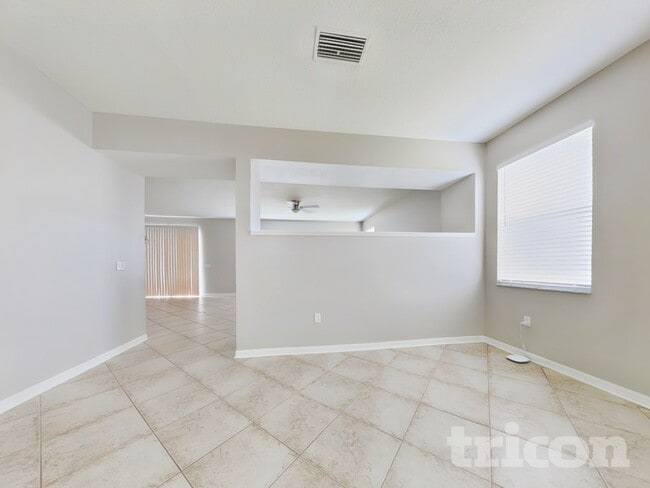 19609 Timberbluff Dr in Land O Lakes, FL - Building Photo - Building Photo