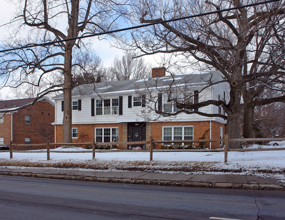 1235 E Main St in Kent, OH - Foto de edificio