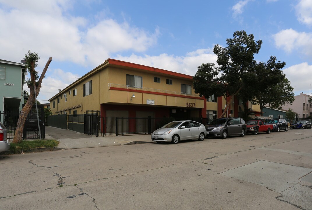 Virginia Apartments in Los Angeles, CA - Building Photo