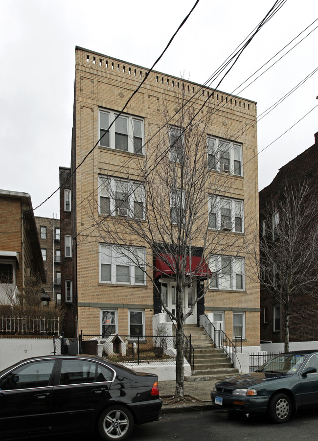 84 Van Wagenen Ave in Jersey City, NJ - Building Photo - Building Photo