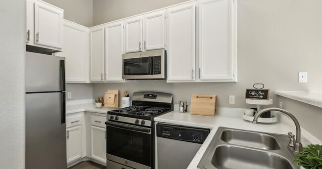Sedona at Lone Mountain Apartments in North Las Vegas, NV - Building Photo - Building Photo