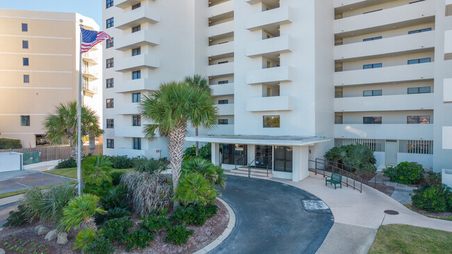 The Islander Condominium in Wrightsville Beach, NC - Foto de edificio - Building Photo