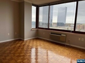 100 Old Palisade Rd, Unit 2913 in Fort Lee, NJ - Building Photo - Building Photo