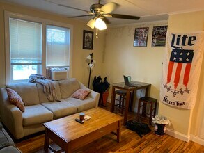 41 Cross St, Unit A in Somerville, MA - Building Photo - Building Photo