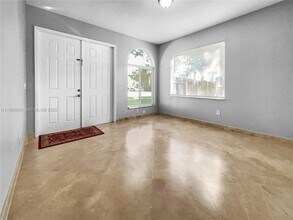 1736 NE 9th Dr in Homestead, FL - Foto de edificio - Building Photo