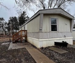 7601 N Hwy Vv in Columbia, MO - Building Photo