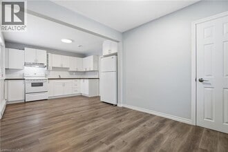 104 South Street E in Aylmer, ON - Building Photo - Building Photo