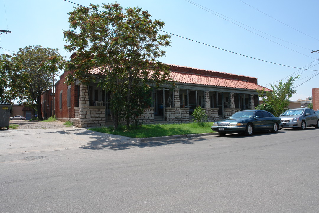 902-912 Olive Ave in El Paso, TX - Building Photo