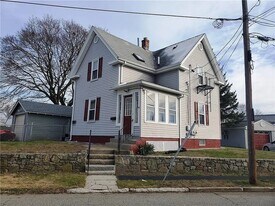 99 Madison St, Unit 99 Madison st in Pawtucket, RI - Building Photo