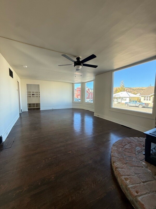 215 5th St in Dillon, MT - Building Photo - Building Photo