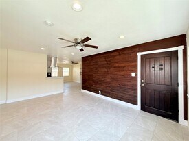 207 Tidwell Rd in Houston, TX - Building Photo