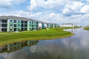 The Retreat at Sunset Walk in Kissimmee, FL - Building Photo