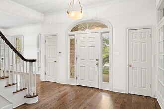 4 Rock Way Cove, Unit 073 in Rollingwood, TX - Building Photo - Building Photo