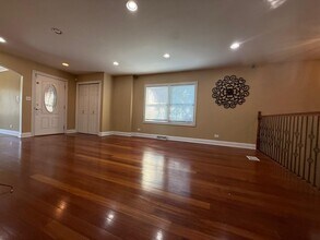 860 N Northwest Hwy, Unit 2 in Park Ridge, IL - Building Photo - Building Photo