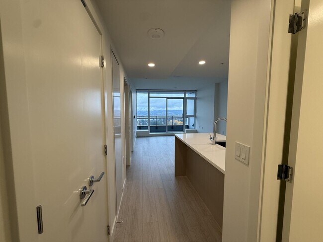 13675-1107A 107A Ave in Surrey, BC - Building Photo - Building Photo