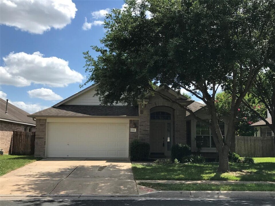 2101 National Park Blvd in Austin, TX - Building Photo